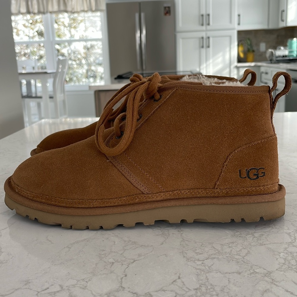 UGG Nuemal Boots Women’s Size 9 Brand New